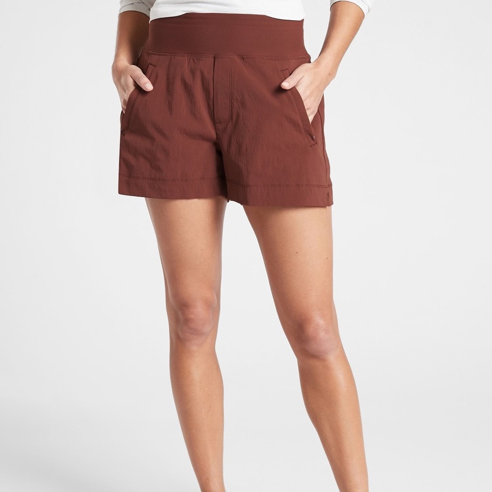 Trekkie North short by Athleta size 6 brown